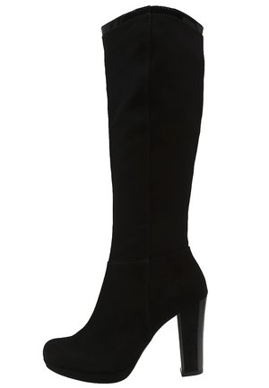 Botte haute en daim noir avec talon haut, bout rond et talon bloc, vue de côté sur fond blanc.