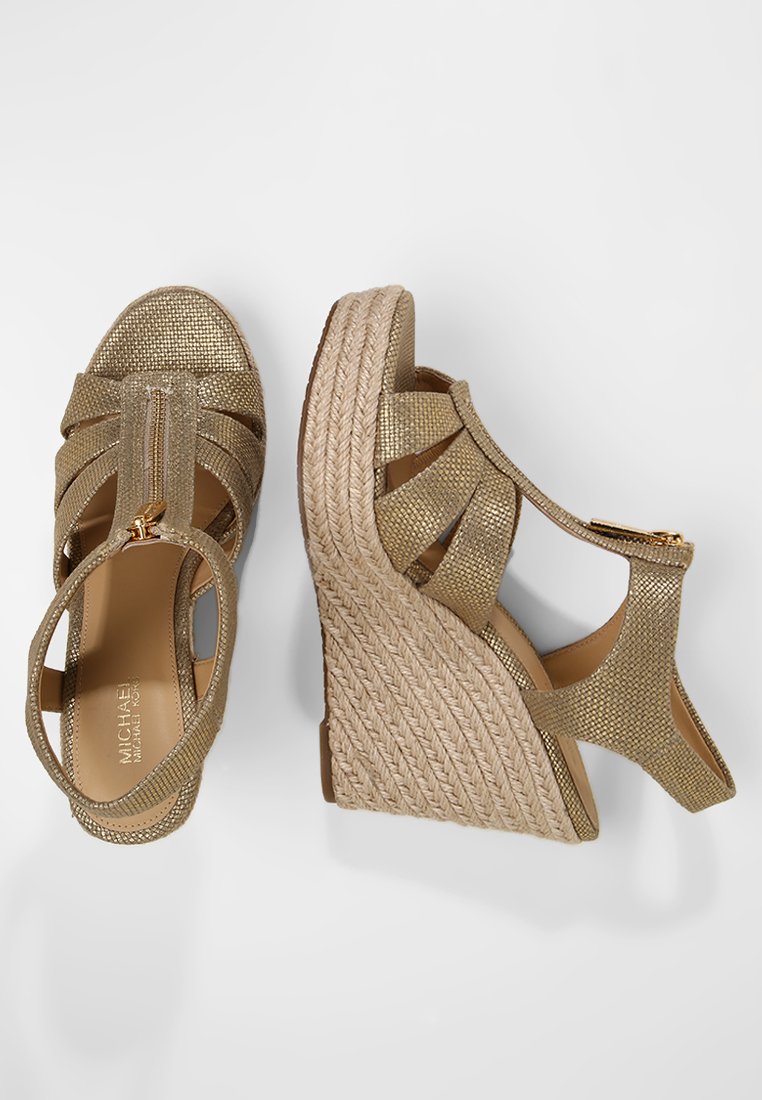 BERKLEY WEDGE Platåsandaletter pale gold BERKLEY WEDGE Platåsandaletter pale gold