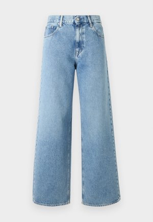 Lyseblå vidde cowboybukser med høj talje, knap- og lynlåslukning foran samt forlommer.