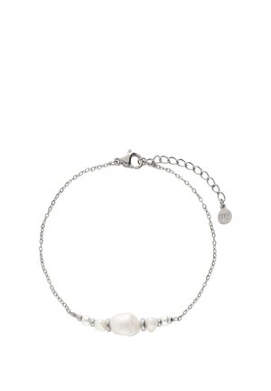 Pulsera de cadena de plata con perlas blancas irregulares y pequeñas cuentas redondas de plata, con cierre de langosta y extensión ajustable de cadena.