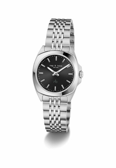 Srebrny zegarek ze stali nierdzewnej z czarną tarczą, z srebrnymi znacznikami godzin i wskazówkami, ośmiokątną kopertą oraz plecionym bransoletą.