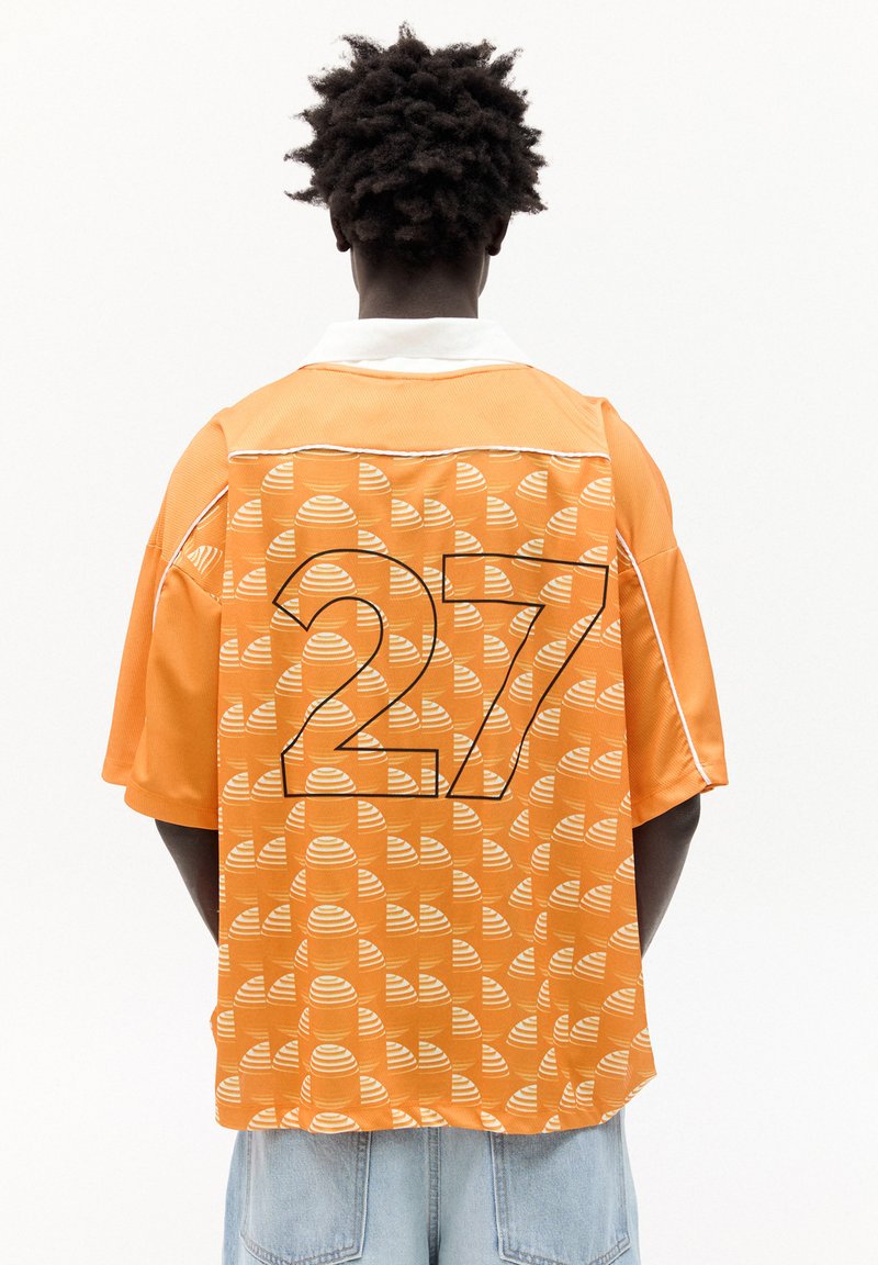 Borneobulletin Camiseta Shirt Camiseta Naranja Pull And Bear