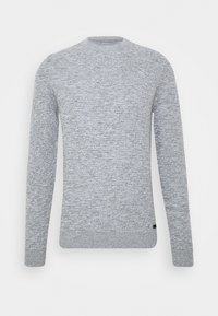 Grauer gestrickter Pullover mit langen Ärmeln, rundem Hals und gerippten Bündchen. Strukturierter Stoff mit einem dezenten Melierungsmuster, versehen mit einem kleinen Logoetikett.