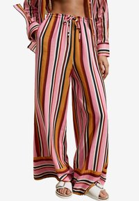 WIDE - Auduma bikses - pink plum