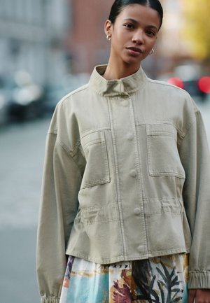 Next, REGULAR FIT - FUNNEL NECK ZIP THROUGH DRAWSTRING JACKET .. - Veste légère - khaki green