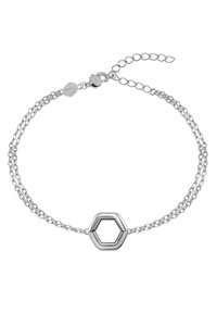 Stříbrný náramek se dvěma propletenými řetízky a hexagonálním přívěskem uprostřed. Zapínání a nastavitelné detaily řetízku na jednom konci.