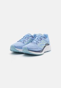 New Balance FRESH FOAM 680 - Zapatillas running asfalto - electric sky