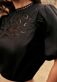 Lipsy REGULAR FIT PUFF SLEEVE CUTWORK - Pluus - black