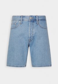 Ljusblå denimshorts med en klassisk femficksdesign, rak skärning och synlig sömnad längs fållen och fickorna. Silverfärgade detaljer.