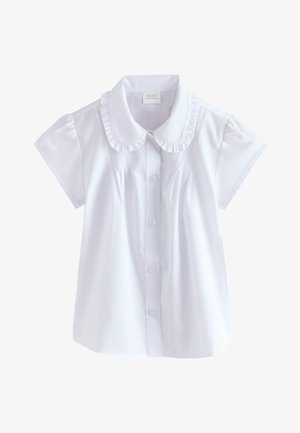 Weiße Bluse mit kurzen Ärmeln, gerafftem Peter-Pan-Kragen, Knöpfen vorne und vertikalen Falten auf beiden Seiten der Knopfleiste.