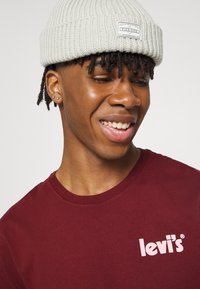 Levi's® SS RELAXED FIT TEE - T-shirt estampada - fired brick