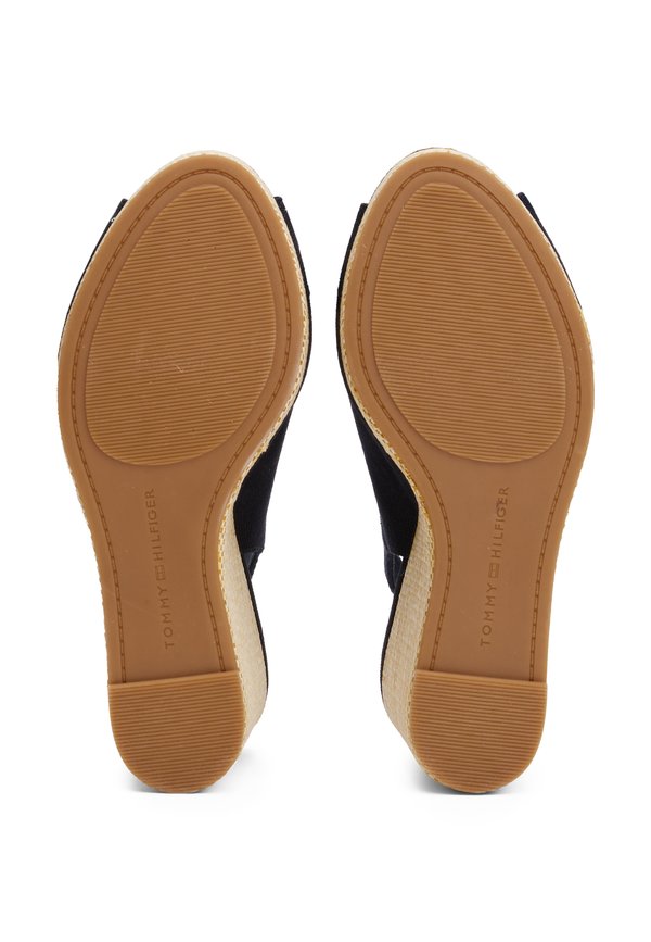 FLAG - Platform heels3