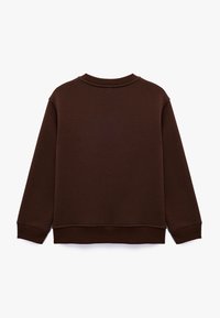 Brauner Sweatshirt mit Rundhalsausschnitt, langen Ärmeln sowie gerippten Bündchen und Saum. Glatte Textur ohne sichtbare Muster oder Beschläge.