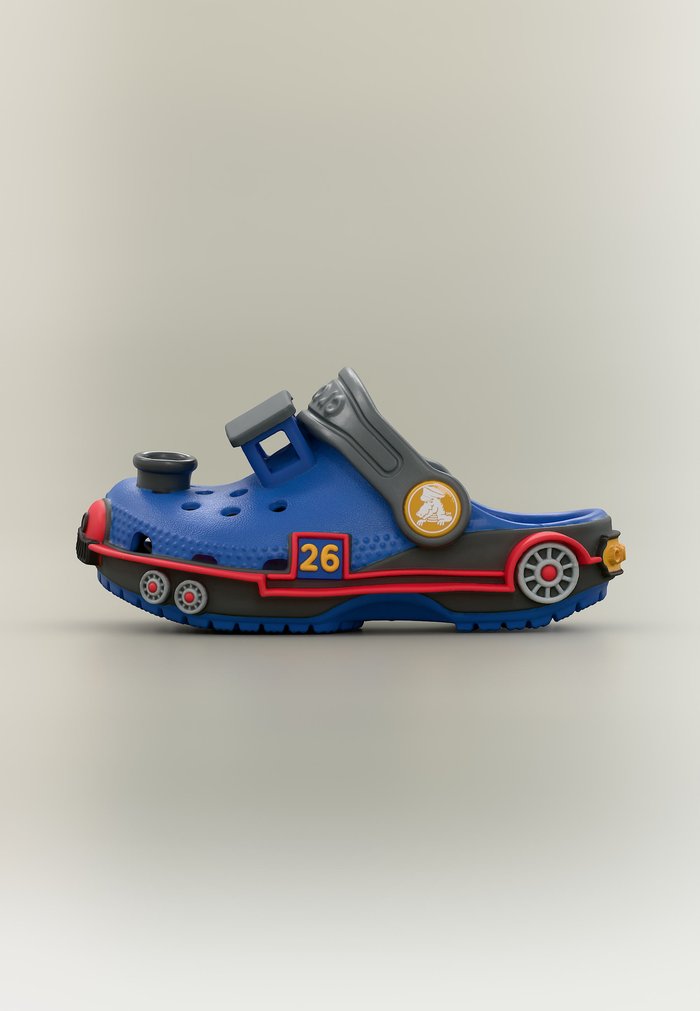 Crocs CLASSIC IAM TRAIN UNISEX - Slippers - blue bolt/carbon