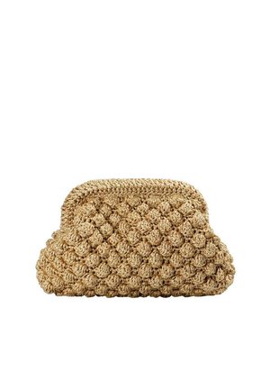 Bolso de mano beige tejido a mano con patrón texturizado de borlas y bordes redondeados, hecho de hilo de fibra natural.
