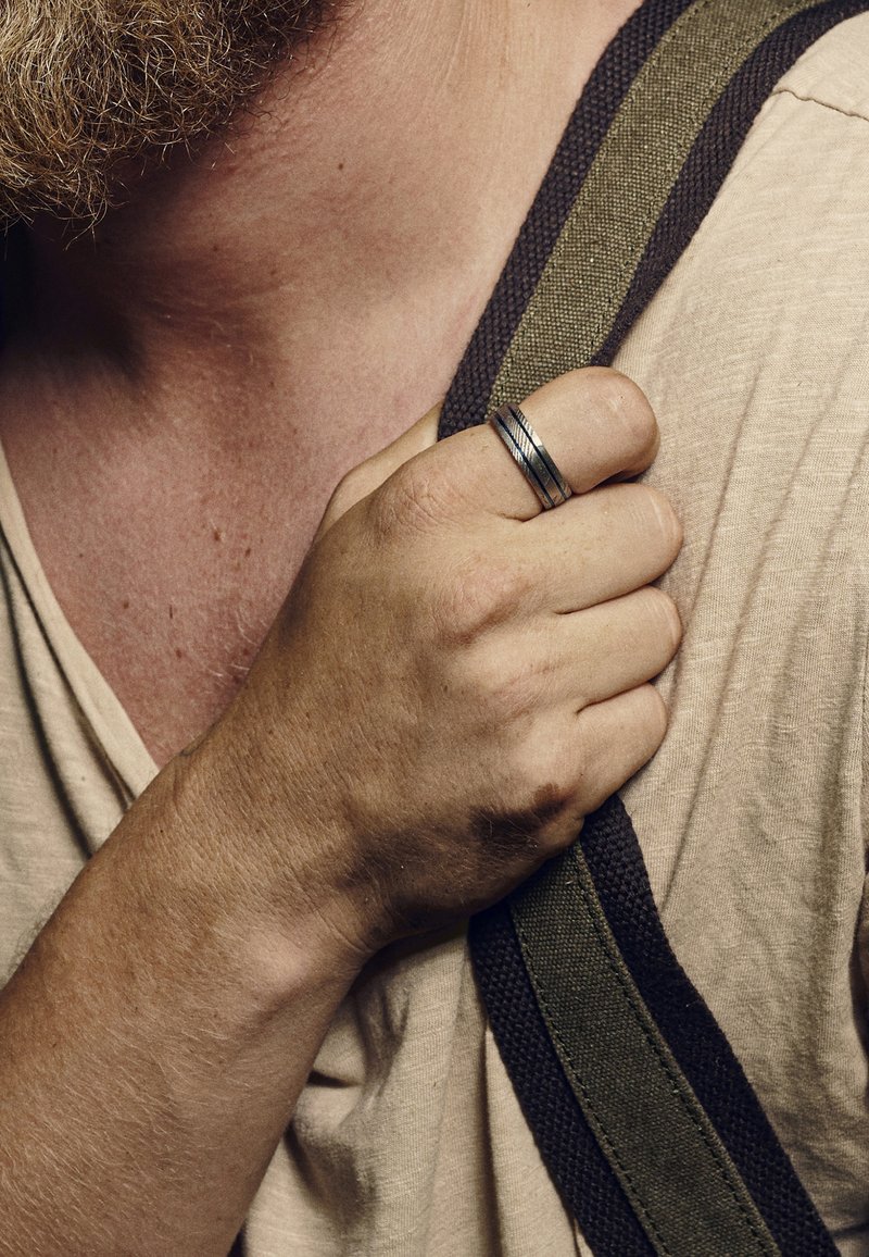 LUCLEON Ring - steel silver