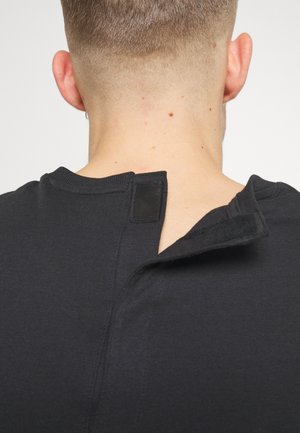 Pier One Top s dlhým rukávom - black