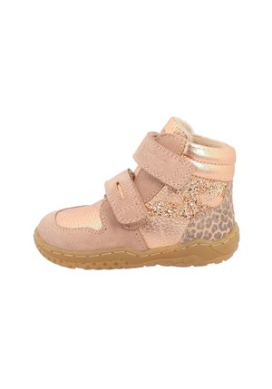Pink højtop sko til småbørn med to velcro-remme, glimmer og leopardprint detaljer og en tekstureret gummisål.