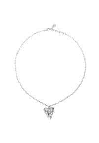 Collar de cadena plateada con un colgante detallado en forma de hoja, que muestra texturas intrincadas y un acabado pulido.