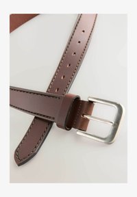 Unselected, brown