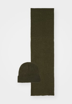 Barbour CARLTON FLECK BEANIE SCARF SET - Beanie - olive