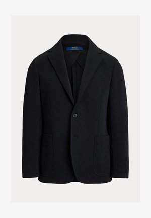 Sacou negru cu rever decupat, închidere cu un singur nasture, două buzunare frontale și un buzunar la piept. Confecționat dintr-un material neted, croială ajustată.