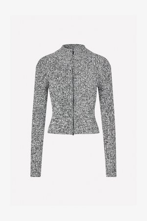 Sivi i crni teksturirani zip-jakna, s visokim izrezom, dugim rukavima i krojem koji prati tijelo sa rebrastim detaljima.