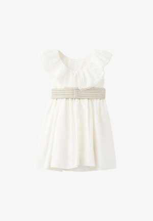 Vestido blanco sin mangas con escote fruncido y cinturilla plisada beige, confeccionado con tela ligera y aireada.