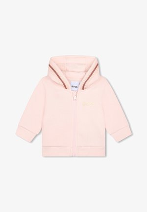 Lyserød baby-hoodie med frontlynlås, ribbet manchetter, polstret hætte med brune striber og "BOSS"-logo på brystet.