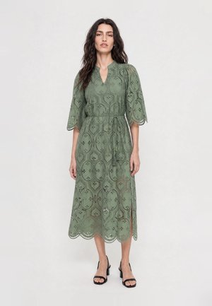 Bruuns Bazaar, RAVENEABBURESAL DRESS - Päevakleit - sweet green