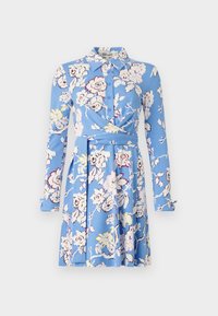 Kék virágmintás ruha hosszú ujjakkal, gombos elülső résszel, gallérral, batikolt dizájnnal és bővülő szoknyával, fehér és sárga virágmintákkal.