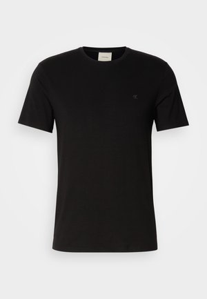 Sort bomulds T-shirt med korte ærmer, rund halsudskæring og et lille Calvin Klein-logo på brystet. Glat tekstur, klassisk pasform.