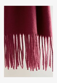 Wybrany, burgundy red