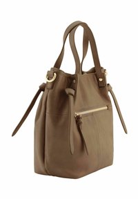 Leren handtas in lichtbruin met een ritssluiting aan de voorkant, dubbele bovenhandvatten en verstelbare zijriemen. Gladde textuur met gouden hardware accenten.