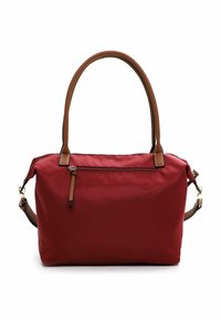 Rød nylon håndtaske med brune læderlignende håndtag og accenter. Har en lynlåslukning og en udvendig lynlåslomme. Målene er mellemstore.