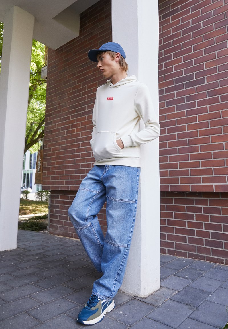 Puma PUMA COCA COLA HOODIE - Sweatshirt - ivory glow/écru - ZALANDO.FR