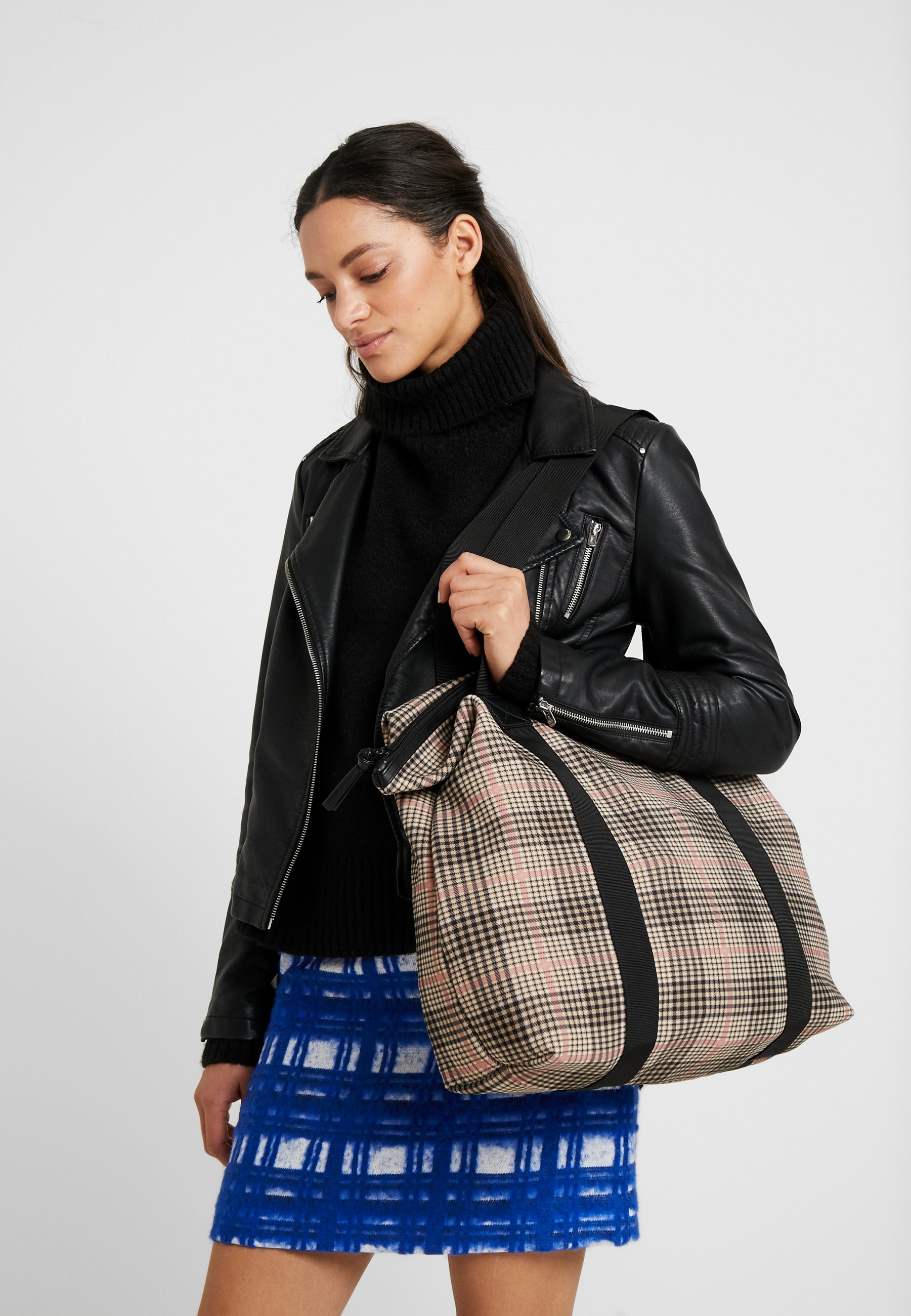 DAY Birger et Mikkelsen GWENETH TARTAN BAG Shoppingveske DAY Birger et Mikkelsen GWENETH TARTAN BAG Shoppingveske