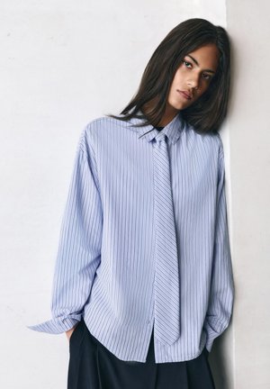 PULL&BEAR Blúzka so zapínaním na gombíky - blue