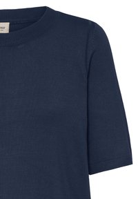 Tengerészkék rövid ujjú póló puha bordázott anyagból. Klasszikus kerek nyakkivágással és enyhén laza szabással.