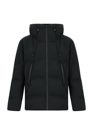 Giacca nera imbottita con cappuccio, dotata di zip frontale, due tasche con zip e lacci regolabili sul cappuccio. Texture liscia.