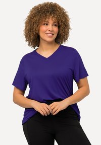 Ulla Popken FUNKTIONS ANTIBAKTERIELL  V-AUSSCHNITT HALBARM - Jednoduché tričko - purple