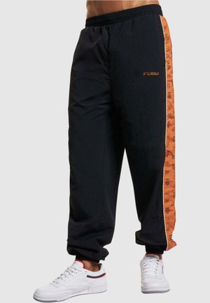 FM234-018-1 CORPORATE - Pantalones deportivos - black cognac off white