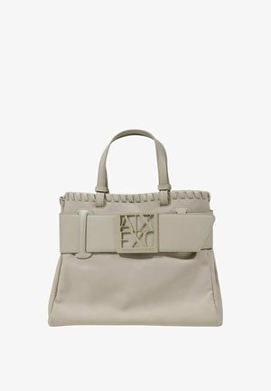 Borsa beige realizzata in materiale liscio, con una parte superiore intrecciata, una tracolla larga con logo impresso e una silhouette strutturata.