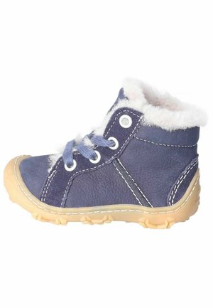 Marineblaue Lederstiefel mit weißem Fellbesatz, Schnürdesign und Gummisohle. Mit genähten Details und strukturiertem Obermaterial für besseren Halt.