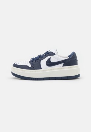 Jordan AIR JORDAN 1 ELEVATE - Edzőcipő - white/midnight navy/sail