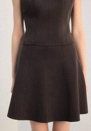 Falda acampanada - chocolate