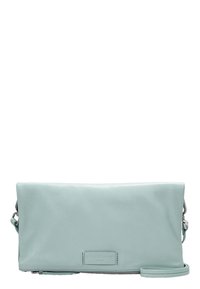 Svěže zelená kožená kabelka do ruky s hladkou texturou, zipovým zavíráním a odnímatelným ramenním popruhem. Má obdélníkový tvar a logo.