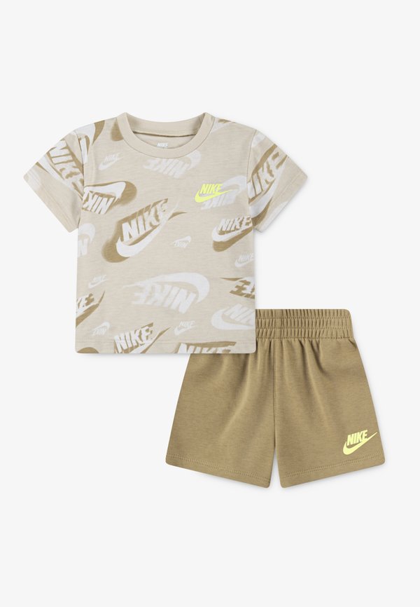 ON THE MOVE SET - Print T-shirt - parachute beige