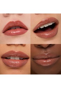 Fire nærbilder av lepper i ulike nyanser av nude. Blank finish, glatt tekstur, forskjellige munnposisjoner, som viser mangfoldet av hudtoner.