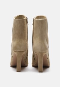Zign Stivaletti - beige